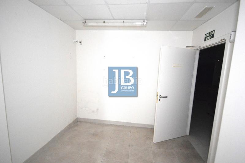 Foto 18750532-c532-4a88-8c3a-38d3aa36cd61. Lloguer local comercial a Centro Xirivella