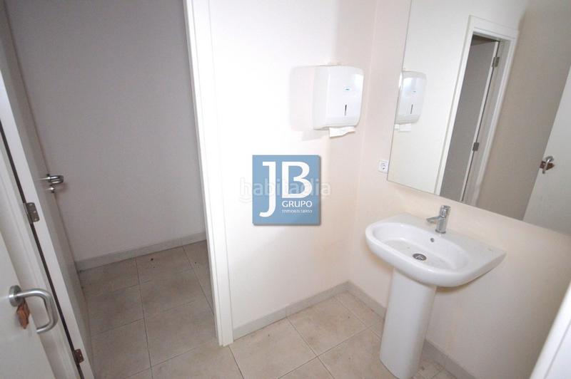 Foto 475f2148-f91d-45c7-a518-12225096f164. Lloguer local comercial a Centro Xirivella