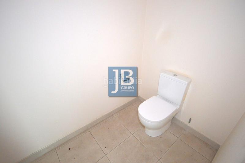 Foto 98b49bc2-2c24-428d-aac2-d2d0a33f6294. Lloguer local comercial a Centro Xirivella
