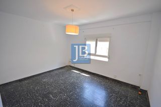 Pis  Carrer fra tomàs maluenda. Piso en venta para invertir