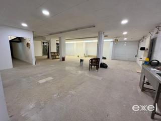 Miete Geschäftsraum in Les Planes. Local comercial con salida de humos en la zona las planas