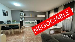Pis a Centre. Piso en viladecanscentro con 3 habitaciones y ascensor.