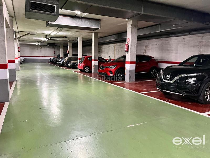 Foto 12116111-c67e-40e5-b807-0acc9f08f004. Parking voiture dans Centre Sant Joan Despí