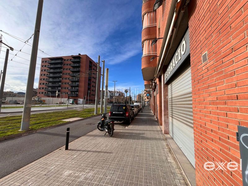Foto 71e7e154-2b42-43aa-8f0b-8fcc8efd063c. Rent business premise in Fontsanta-Fatjó Cornellà de Llobregat