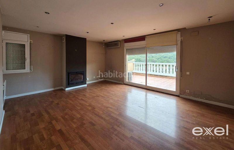 Foto 0a6f8245-ff1f-45ed-afc5-7e8cdedf8d33. Casa amb aparcament a Canyelles