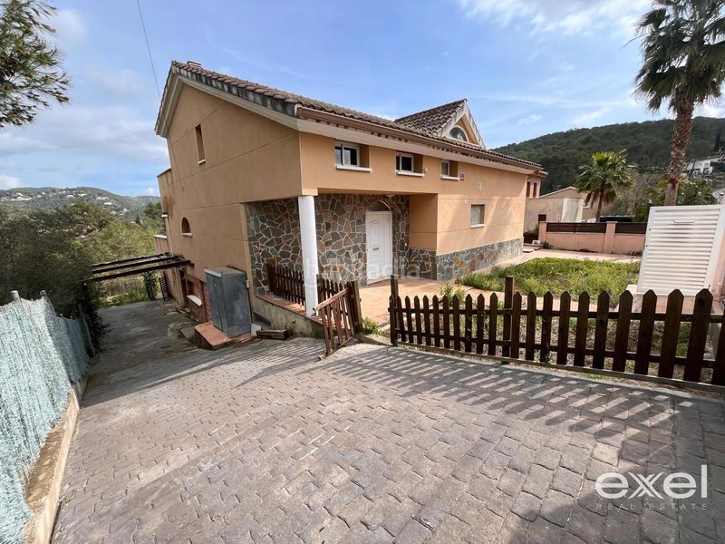 Foto 7efce06f-6c02-4925-bed6-d14705102b9a. Casa amb aparcament a Canyelles