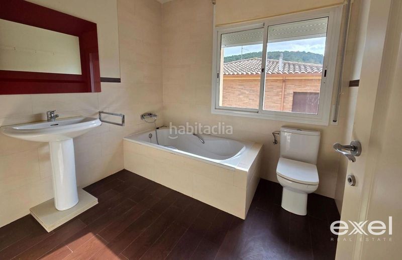 Foto cac8040f-4119-4503-9aee-01c46b187b1d. Casa amb aparcament a Canyelles