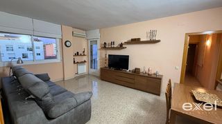 Pis a Almeda - El Corte Inglés. Piso con ascensor, 3 habitaciones y 2 baños.