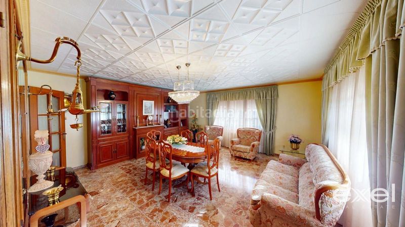 Foto 0de6f24d-5ef4-4e2e-979d-0b736c787234. Casa amb aparcament a La Roureda Viladecans
