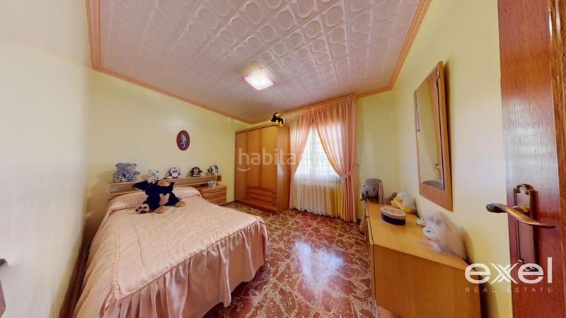Foto 1533f8c6-12cd-4b81-9173-0513a35eb5ed. Casa amb aparcament a La Roureda Viladecans