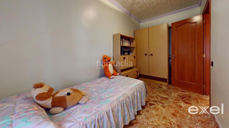 Foto 46ad1286-8caf-4c2f-97c2-9342aeda3d7a. Casa amb aparcament a La Roureda Viladecans