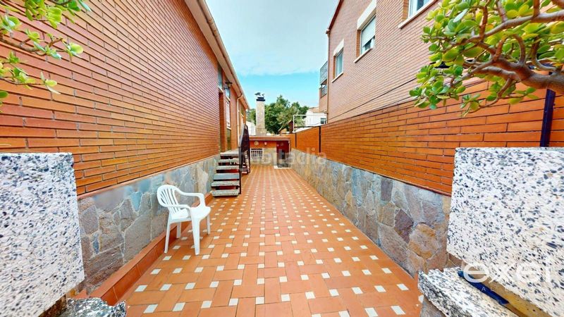 Foto 4bb759f4-a881-4a5e-87b4-4b3cf0481959. Casa amb aparcament a La Roureda Viladecans
