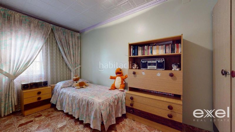 Foto 4df39a35-bc26-4c36-b87f-4564c0b9c6b1. Casa amb aparcament a La Roureda Viladecans