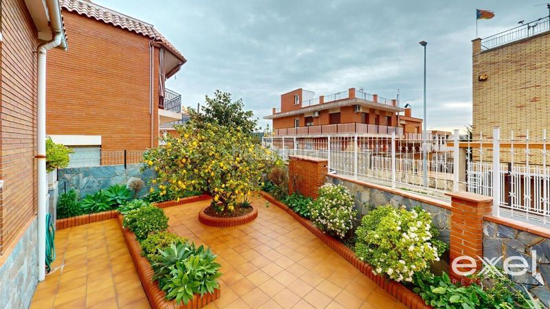 Foto 531377ed-8c12-482c-b757-742dedfb6e0f. Casa amb aparcament a La Roureda Viladecans