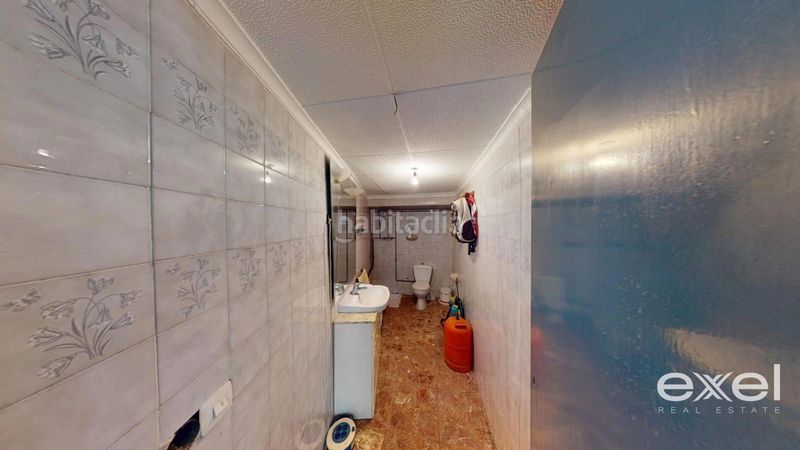 Foto a36720d8-5217-42a0-8abc-440604c5edb6. Casa amb aparcament a La Roureda Viladecans