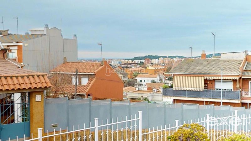 Foto a674a4d7-9d04-4f2f-a7e9-f5af47d63ff3. Casa amb aparcament a La Roureda Viladecans