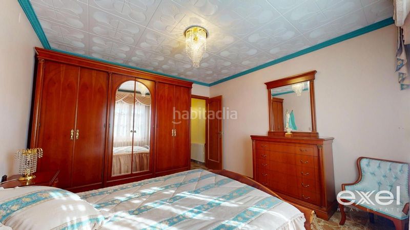 Foto b7a9797a-fbfd-4402-9c50-7063d283bc0a. Casa amb aparcament a La Roureda Viladecans