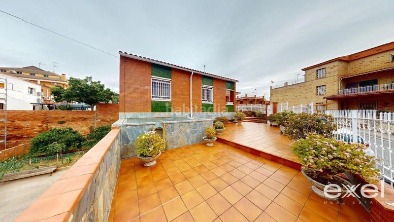 Foto eabe6940-4e9e-4578-a915-36375835aa6f. Casa amb aparcament a La Roureda Viladecans
