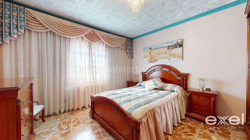 Foto f1586026-b7db-4d55-91c0-8b591ef5d37e. Casa amb aparcament a La Roureda Viladecans