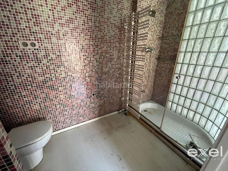 Foto 66e29739-4937-45e9-ac95-3e08c8669dff. Casa amb aparcament a Centre Prat de Llobregat (El)