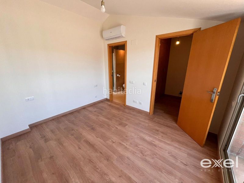 Foto adfa199b-1143-48fe-849a-961946cd3765. Ático  dúplex de 4 habitaciones con terraza y parking en sant boi en Sant Boi de Llobregat