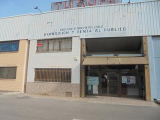 Bâtiment à usage industriel à Piscinas. Nave en venta a la entrada de vila-real.