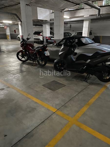 Foto 0c054069-e684-4671-bb71-a7ff8a0e1740. Aparcament cotxe a calle fernández de ribera 16 a Sevilla