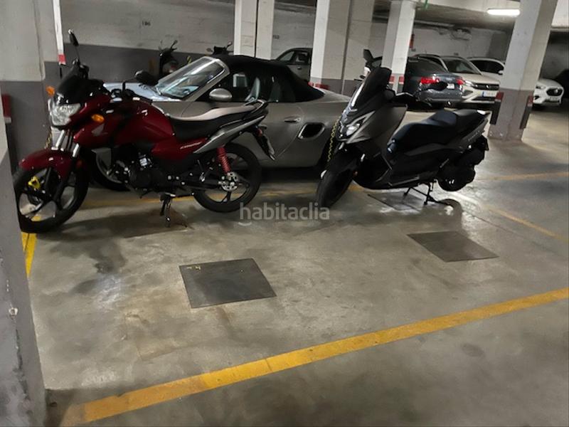 Foto 24a83b31-6f0e-455c-baed-63238d98c755. Aparcament cotxe a calle fernández de ribera 16 a Sevilla