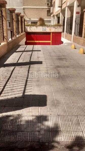 Foto 175354dc-a54c-401d-b9f8-550fef8cb295. Parking voiture dans calle fernández de ribera 16 dans Sevilla