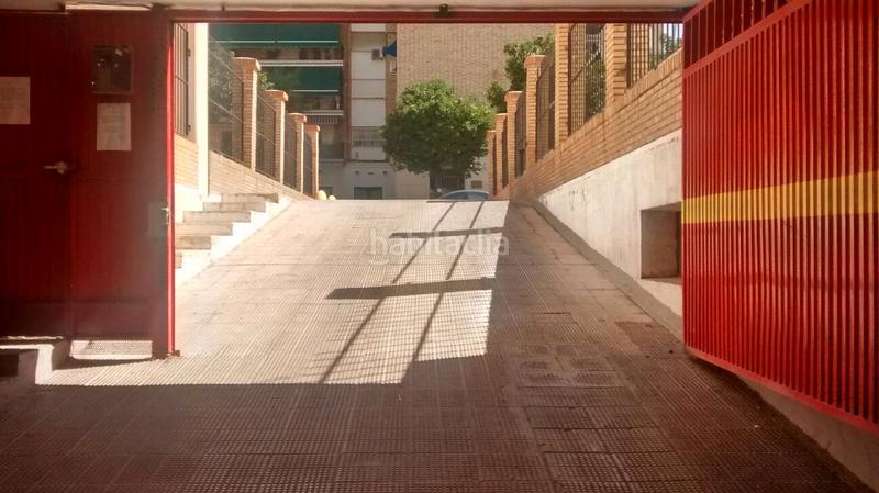 Foto 76f4a947-1c22-4fa4-b35a-a15b736bc1b7. Parking voiture dans calle fernández de ribera 16 dans Sevilla