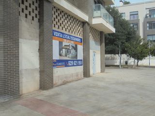 Local Comercial a Avenida Enrique Gimeno 2
