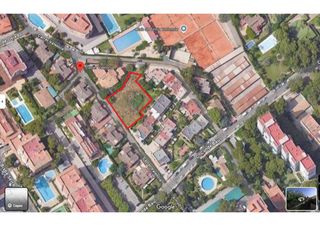 Terreny residencial a Carrer valencia 4. Solar en venta en voramar