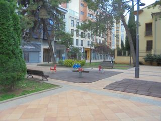 Pis a Plaça del Bisbe Pont i Gol