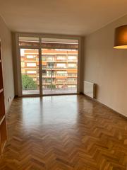 Alquiler Piso en Barri de les Corts. Piso en les corts