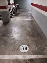 Aparcament cotxe a Carrer migdia 2. Fantástica plaza de parking doble en el centro de girona