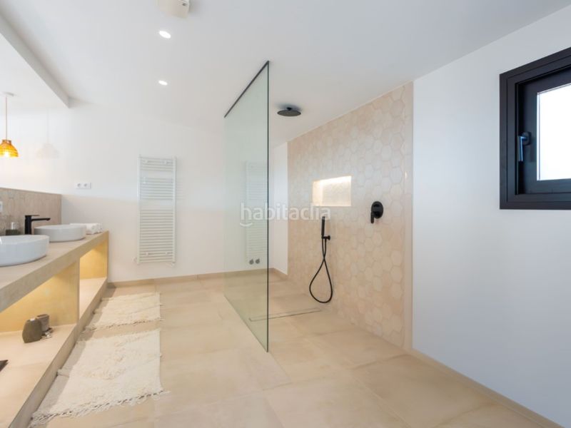 Foto 27f8488d-5b16-4792-b6a4-1a3b62c7bd5e. Casa amb calefacció aparcament piscina a La Granadella - Costa Nova Xàbia