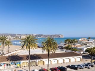 Apartament  Avenida libertad la. Apartamento moderno con vista al mar en venta en javea.