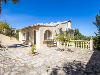 Haus  Calle seneca. Pintoresca villa en venta en javea, covetelles