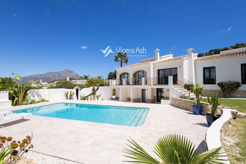 Foto 5a7fa576-f3bb-4714-b115-7b2aeb092cd0. Casa amb calefacció piscina a Partida Comunes-Adsubia Xàbia