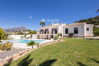Casa  Mar blanco. Espectacular villa moderna a la venta en javea.
