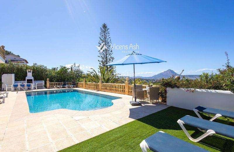 Foto b3bb85d3-366d-4be5-824b-50746175f9f0. Casa amb calefacció aparcament piscina a La Granadella - Costa Nova Xàbia