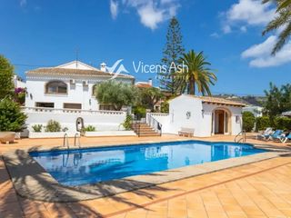 Casa  De valència, 17. Villa en venta en el centro del casco antiguo de jávea