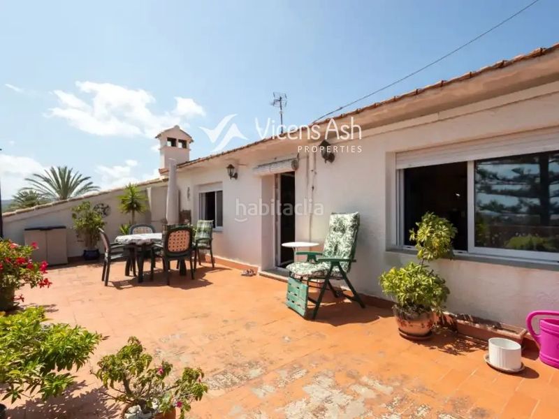Foto b3de13ff-2d7d-4d8f-bc27-62534ca5f8a1. Casa amb aparcament piscina a Centro Ciudad Xàbia