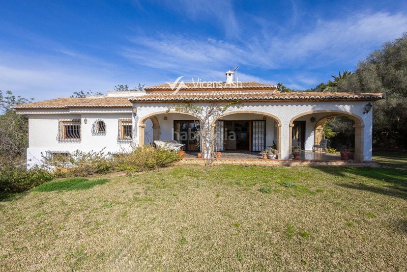 Foto 17b3dfee-c6c2-425f-9940-126e9062ed60. Casa amb calefacció aparcament piscina a Partida Comunes-Adsubia Xàbia