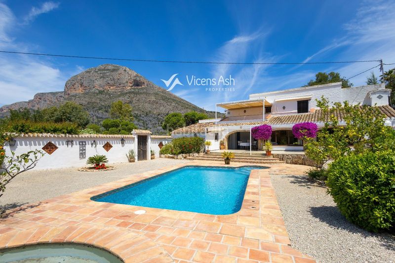 Foto 9a620ba8-01e3-4fde-9be9-869816d515c2. Casa amb aparcament piscina a Partida Tosal - Zona dels Castellans Xàbia