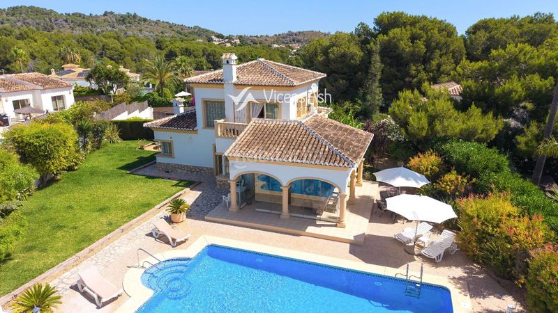 Foto 4b45377a-d65e-4724-bd2e-2a728752124a. Casa amb calefacció aparcament piscina a Partida Comunes-Adsubia Xàbia