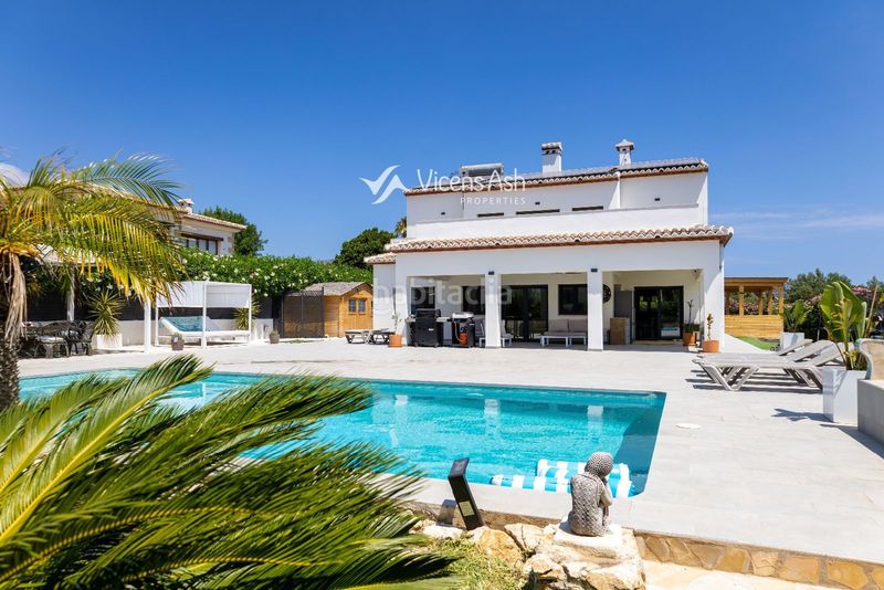 Foto b7998c64-1500-4d79-87d2-4d0fe24addee. Casa amb piscina a Partida Comunes-Adsubia Xàbia