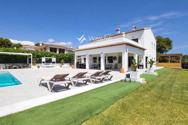 Foto ce2bc23e-c062-4098-8727-9308a4f27f3d. Casa amb piscina a Partida Comunes-Adsubia Xàbia