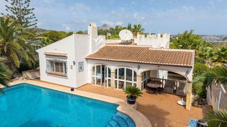 Casa  Jean ingres. Chalet en venta en pinomar, javea  a solo 3,5 km de la playa