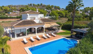 Casa  Nicolas lancret. Impresionante villa a la venta cerca de la playa en javea